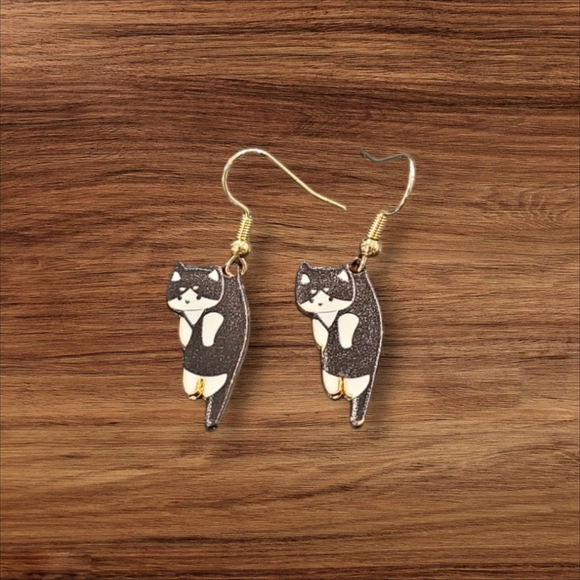 Playful Black and White Cat Earrings - Picture 2 of 3